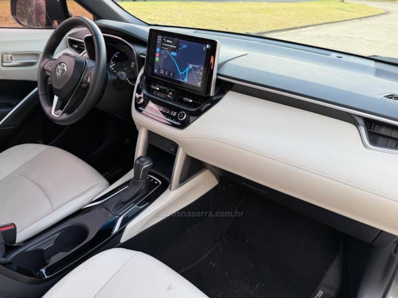 TOYOTA - COROLLA - 2022/2023 - Cinza - R$ 175.000,00