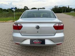 VOLKSWAGEN - VOYAGE - 2021/2022 - Prata - R$ 61.900,00