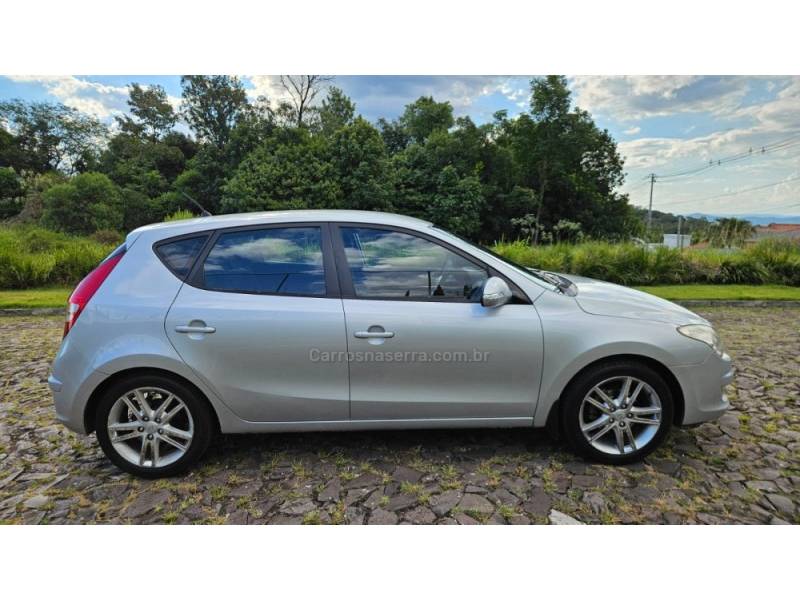 HYUNDAI - I30 - 2010/2011 - Prata - R$ 46.900,00