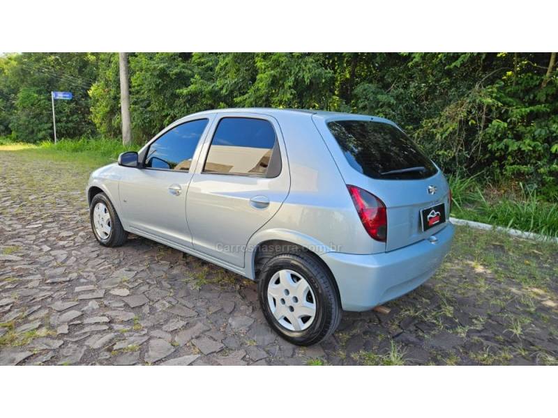 CHEVROLET - CELTA - 2011/2012 - Prata - R$ 32.900,00