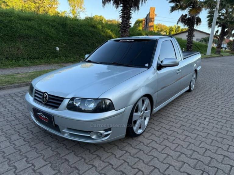 VOLKSWAGEN - SAVEIRO - 2000/2001 - Prata - R$ 35.000,00
