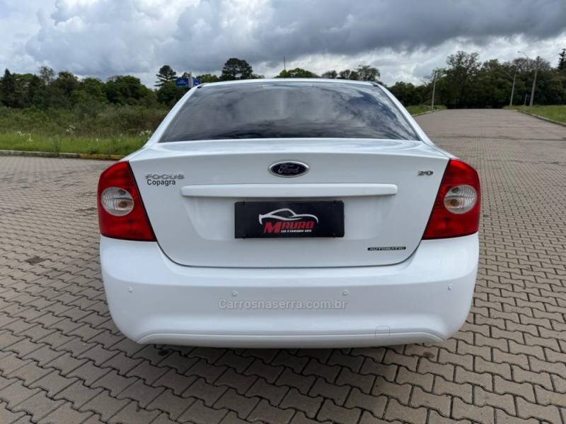 FORD - FOCUS - 2013/2013 - Branca - R$ 39.900,00