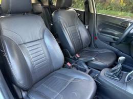 FORD - FIESTA - 2015/2015 - Branca - R$ 43.900,00