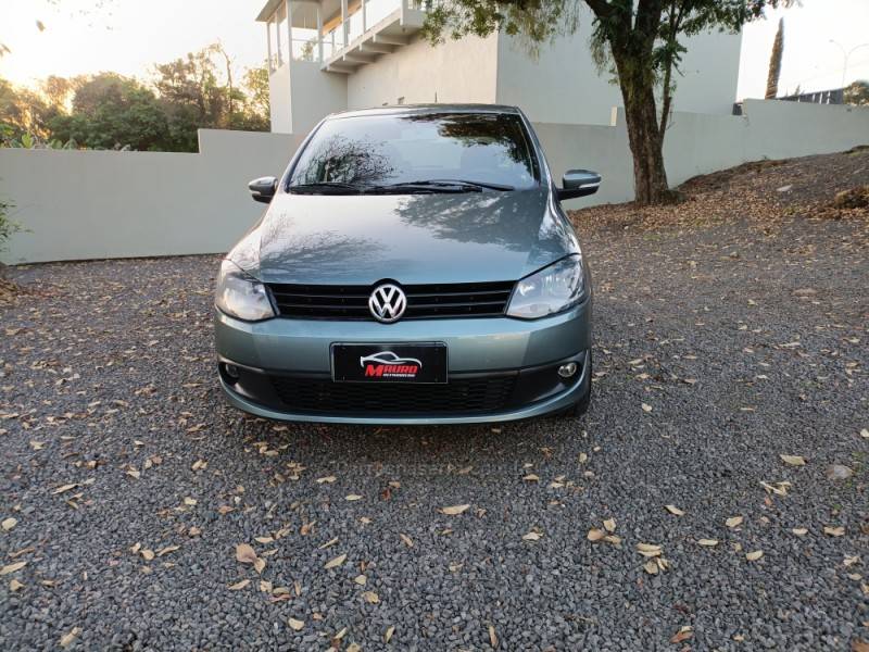 VOLKSWAGEN - FOX - 2010/2011 - Cinza - R$ 37.900,00