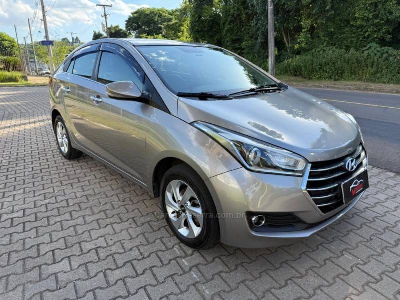 HYUNDAI - HB20S - 2016/2016 - Prata - R$ 65.900,00