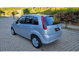 FORD - FIESTA - 2012/2013 - Prata - R$ 33.900,00