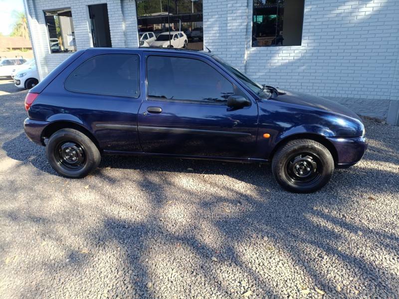 FORD - FIESTA - 1996/1996 - Azul - R$ 14.900,00