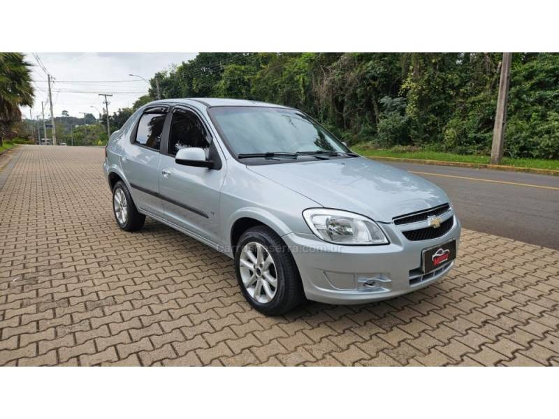 CHEVROLET - PRISMA - 2011/2012 - Prata - R$ 26.900,00