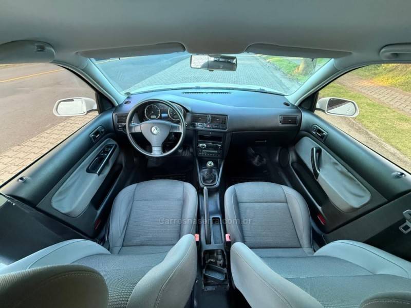 VOLKSWAGEN - GOLF - 2009/2010 - Branca - R$ 45.900,00