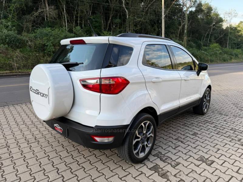 FORD - ECOSPORT - 2017/2018 - Branca - R$ 71.900,00