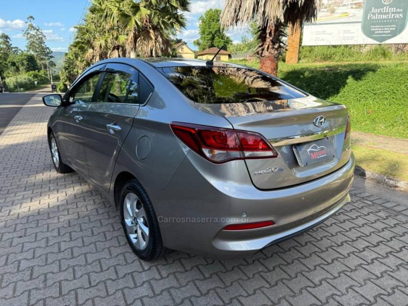 HYUNDAI - HB20S - 2016/2016 - Prata - R$ 65.900,00