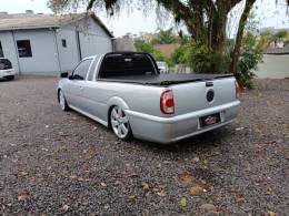 VOLKSWAGEN - SAVEIRO - 2000/2001 - Prata - R$ 35.000,00