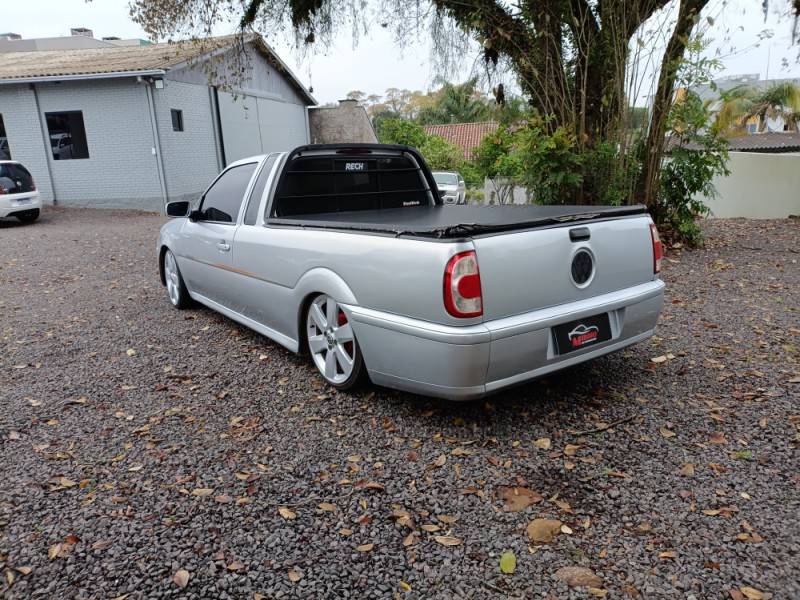 VOLKSWAGEN - SAVEIRO - 2000/2001 - Prata - R$ 35.000,00