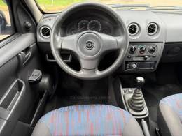 CHEVROLET - CELTA - 2010/2011 - Prata - R$ 29.900,00