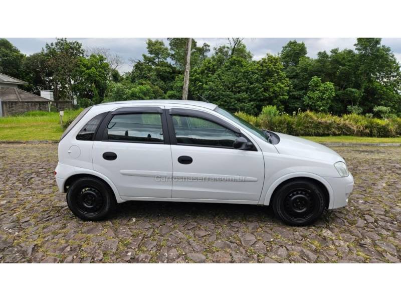 CHEVROLET - CORSA - 2011/2012 - Branca - R$ 31.900,00