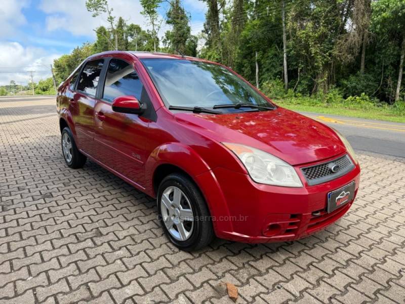 FORD - FIESTA - 2009/2009 - Vermelha - R$ 27.900,00
