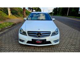 MERCEDES-BENZ - C 180 - 2013/2014 - Branca - R$ 80.000,00