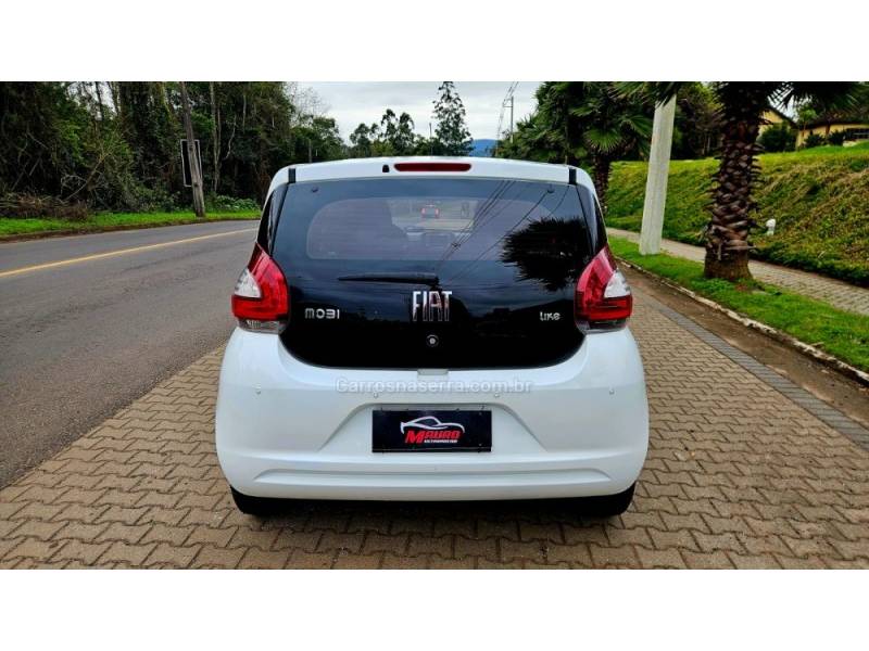 FIAT - MOBI - 2016/2017 - Branca - R$ 43.000,00