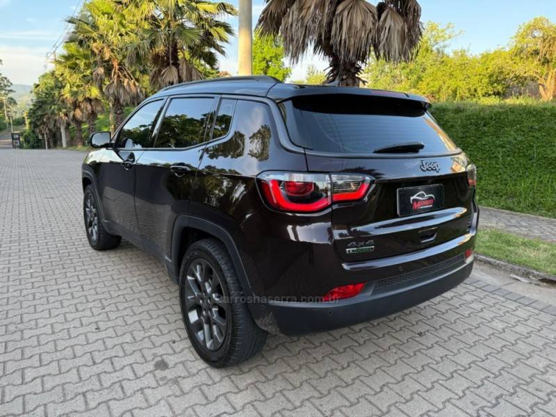 JEEP - COMPASS - 2020/2021 - Marrom - R$ 117.900,00
