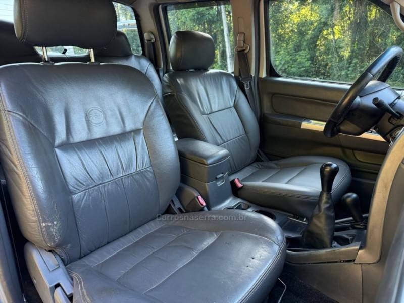 NISSAN - FRONTIER - 2004/2004 - Prata - R$ 58.900,00