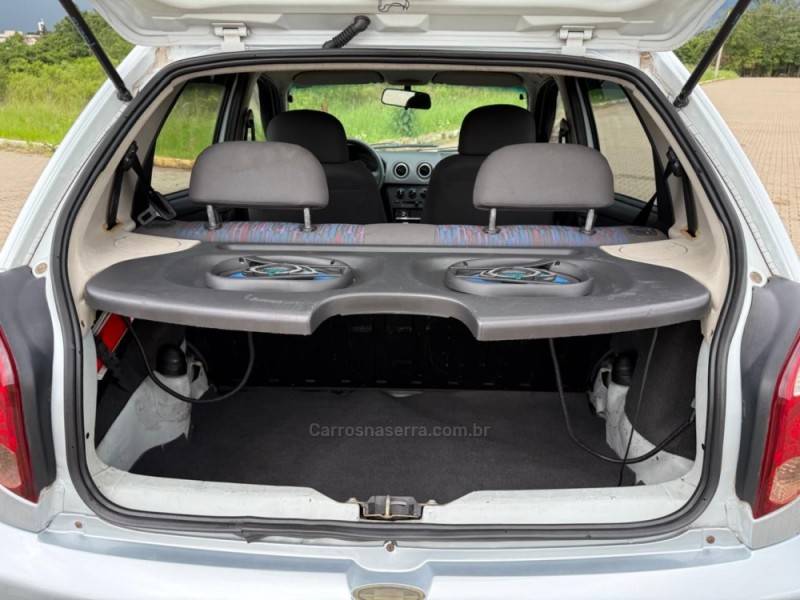 CHEVROLET - CELTA - 2010/2011 - Prata - R$ 29.900,00