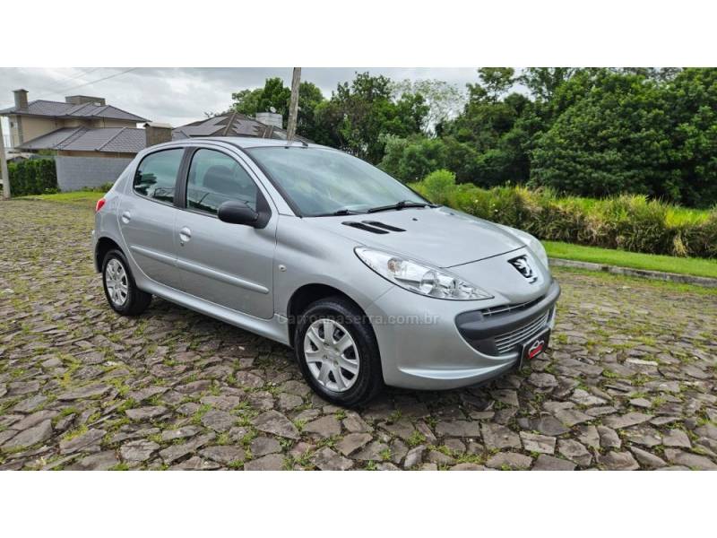 PEUGEOT - 207 - 2010/2011 - Prata - R$ 22.900,00