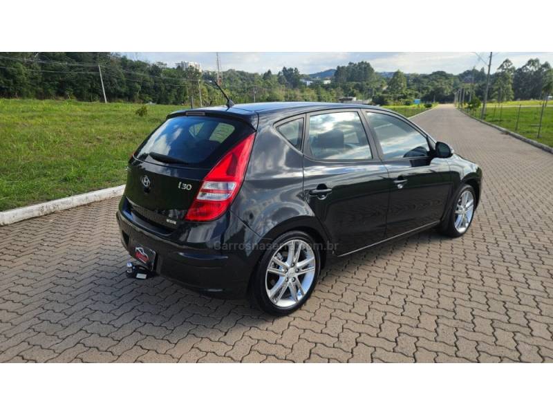 HYUNDAI - I30 - 2009/2010 - Preta - R$ 46.500,00