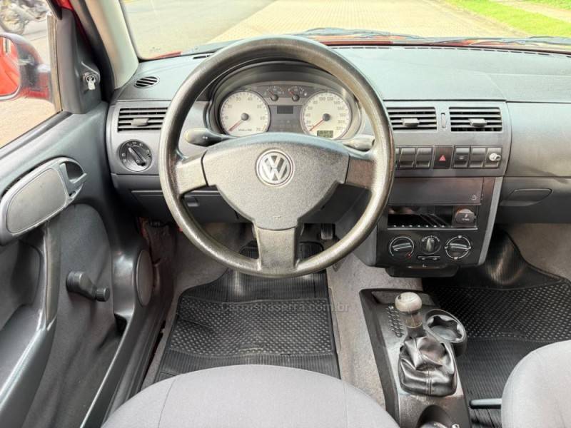 VOLKSWAGEN - GOL - 2002/2003 - Vermelha - R$ 19.900,00