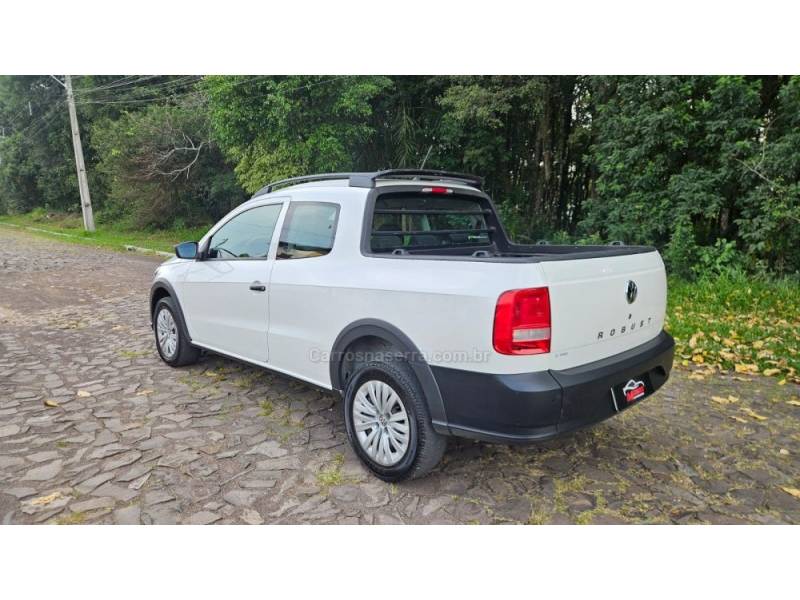VOLKSWAGEN - SAVEIRO - 2023/2023 - Branca - R$ 76.900,00