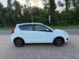 FIAT - PALIO - 2014/2015 - Branca - R$ 34.900,00
