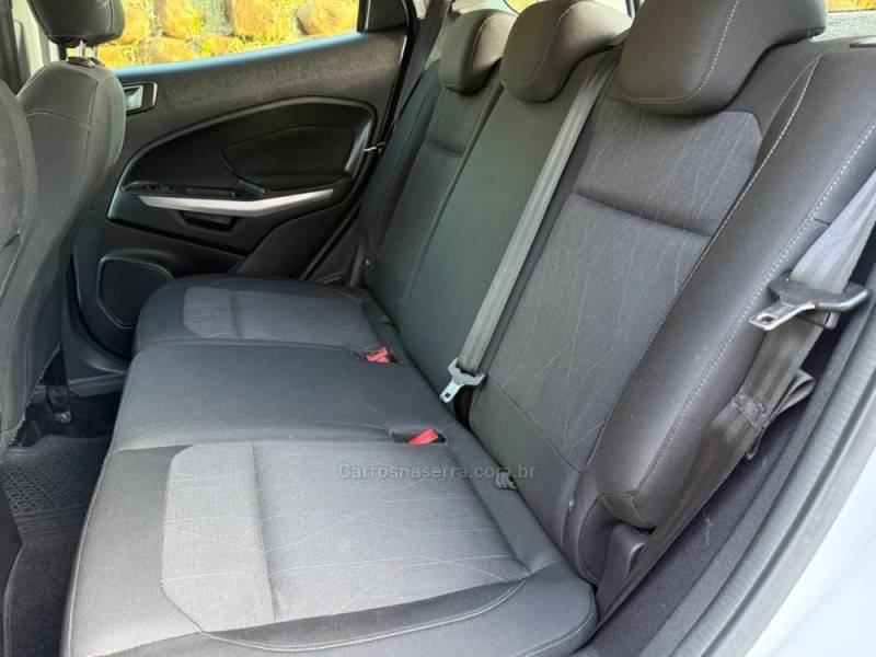 FORD - ECOSPORT - 2017/2018 - Branca - R$ 71.900,00