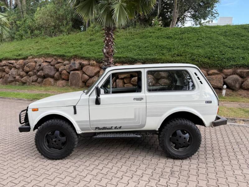 LADA - NIVA - 1993/1993 - Branca - R$ 29.900,00