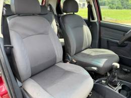 FIAT - PALIO - 2004/2005 - Vermelha - R$ 17.900,00