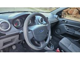 FORD - FIESTA - 2012/2013 - Prata - R$ 33.900,00