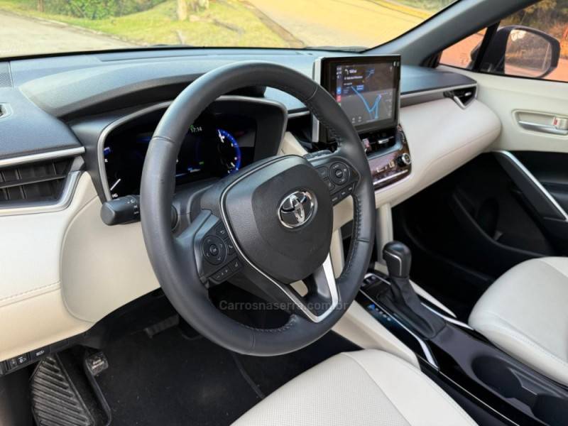 TOYOTA - COROLLA - 2022/2023 - Cinza - R$ 175.000,00