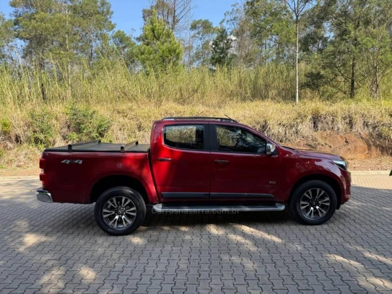 CHEVROLET - S10 - 2018/2019 - Vermelha - R$ 149.900,00