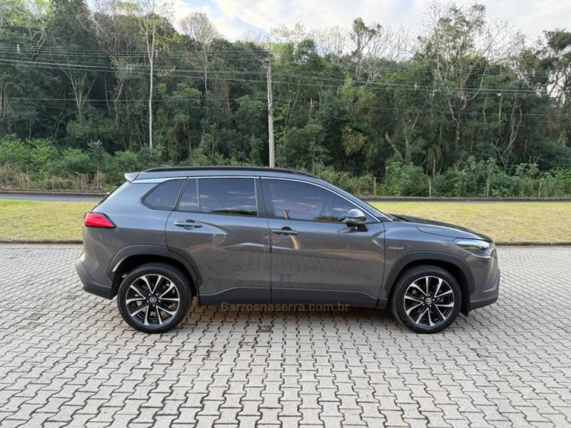 TOYOTA - COROLLA - 2022/2023 - Cinza - R$ 175.000,00