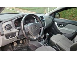 RENAULT - LOGAN - 2014/2015 - Vermelha - R$ 36.900,00