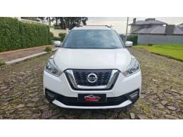 NISSAN - KICKS - 2016/2017 - Branca - R$ 85.900,00