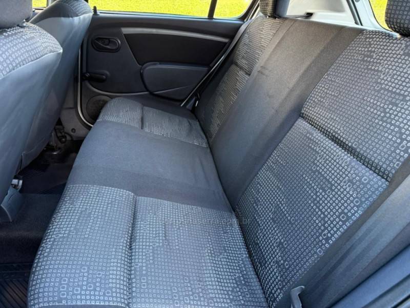 RENAULT - SANDERO - 2009/2010 - Prata - R$ 30.900,00