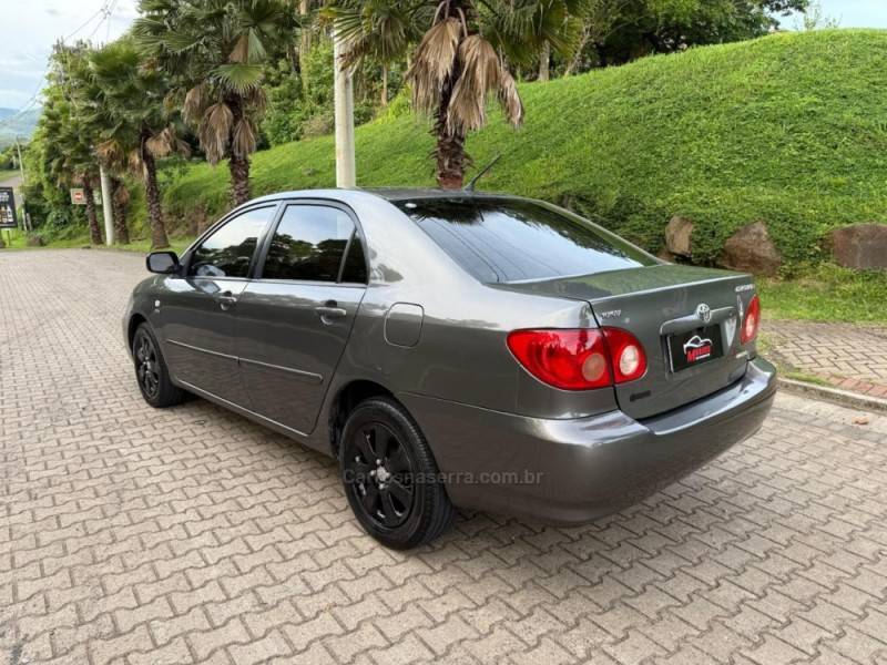 TOYOTA - COROLLA - 2006/2007 - Cinza - R$ 43.900,00