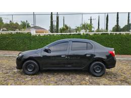 RENAULT - LOGAN - 2017/2018 - Preta - R$ 41.900,00