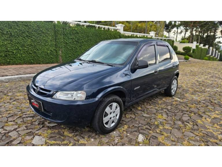 CHEVROLET - CELTA - 2005/2006 - Azul - R$ 18.900,00