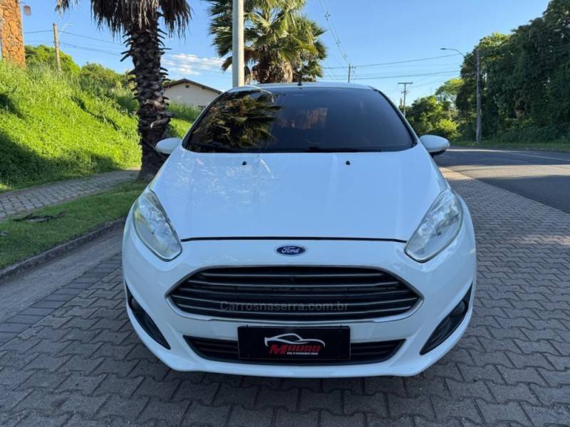 FORD - FIESTA - 2015/2015 - Branca - R$ 43.900,00