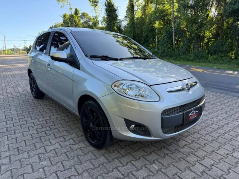 FIAT - PALIO - 2012/2013 - Prata - R$ 39.900,00