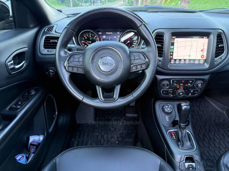 JEEP - COMPASS - 2020/2021 - Marrom - R$ 117.900,00