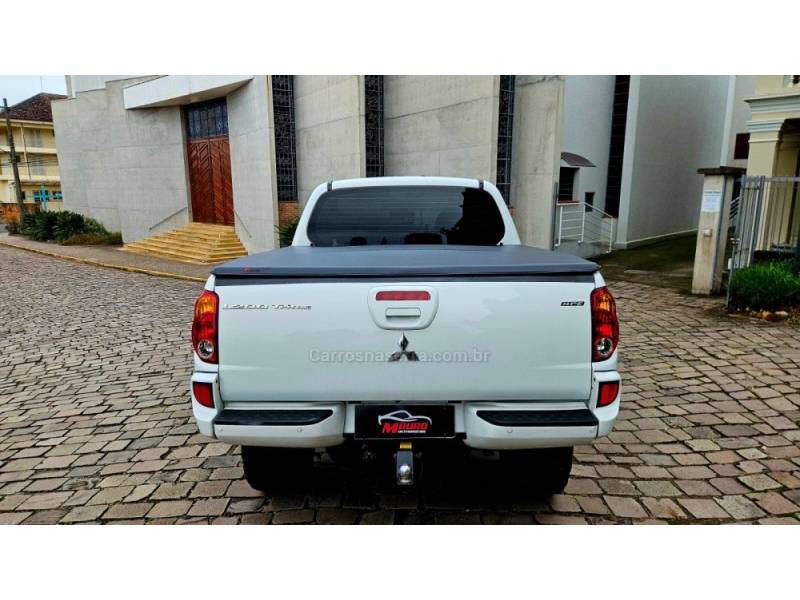 MITSUBISHI - L200 TRITON - 2013/2013 - Branca - R$ 125.000,00