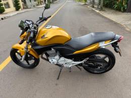 HONDA - CB 300R - 2009/2010 - Dourada - R$ 11.900,00