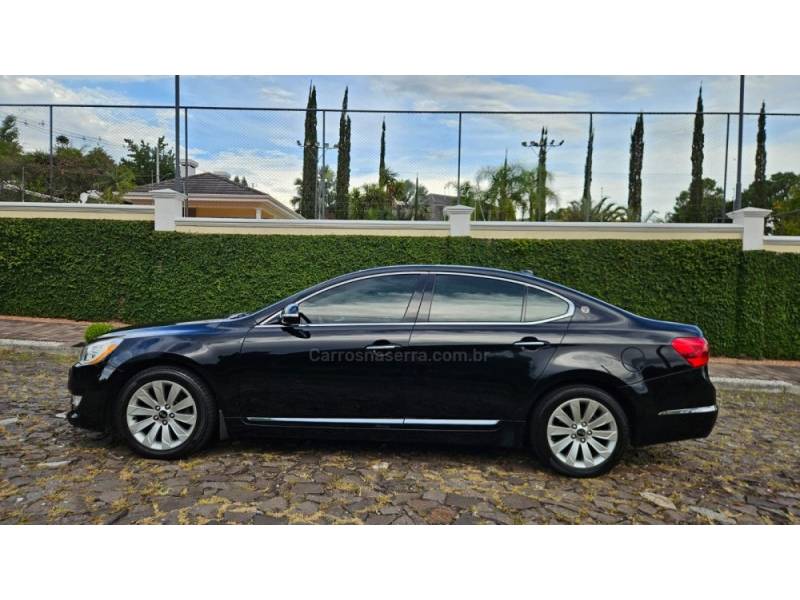 KIA MOTORS - CADENZA - 2011/2012 - Preta - R$ 54.900,00