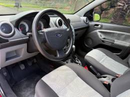FORD - FIESTA - 2009/2009 - Vermelha - R$ 27.900,00